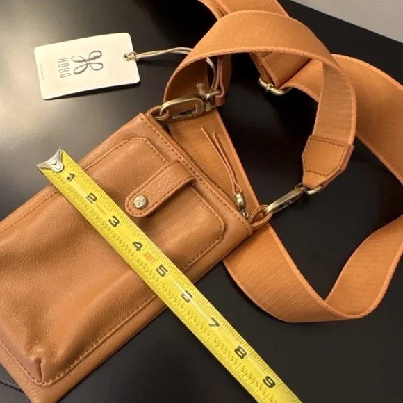 HOBO Cass Tan Pebble Leather Crossbody Phone Pouch Adjustable Strap - Picture 14 of 14